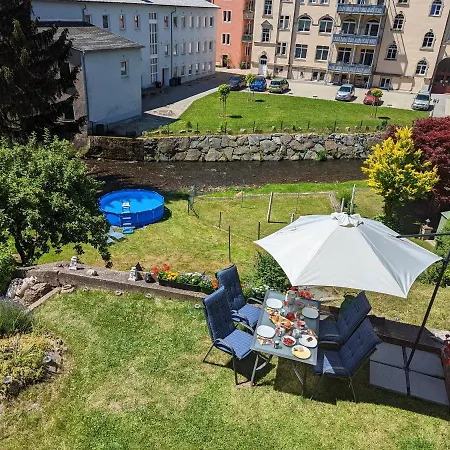 Urlaubstraum Mit Pool, Terrasse&fluss Im Garten - Ut Apartment