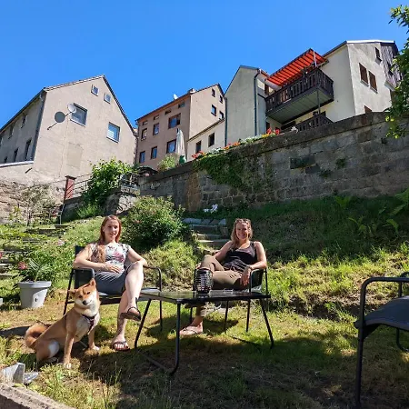 Apartment Urlaubstraum Mit Pool, Terrasse & Fluss Im Garten - Ut