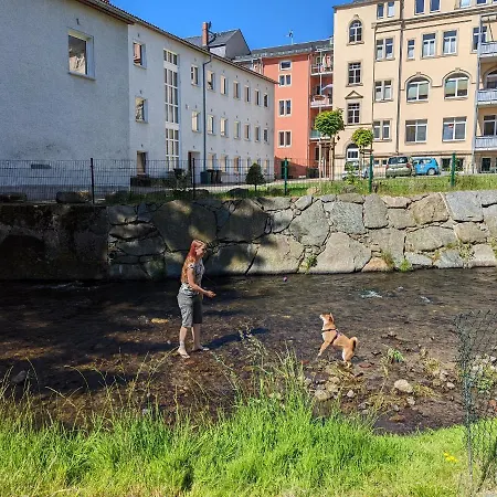Apartment Urlaubstraum Mit Pool, Terrasse&fluss Im Garten - Ut