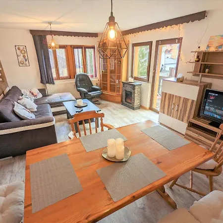 Urlaubstraum Mit Pool, Terrasse&fluss Im Garten - Ut Apartment *